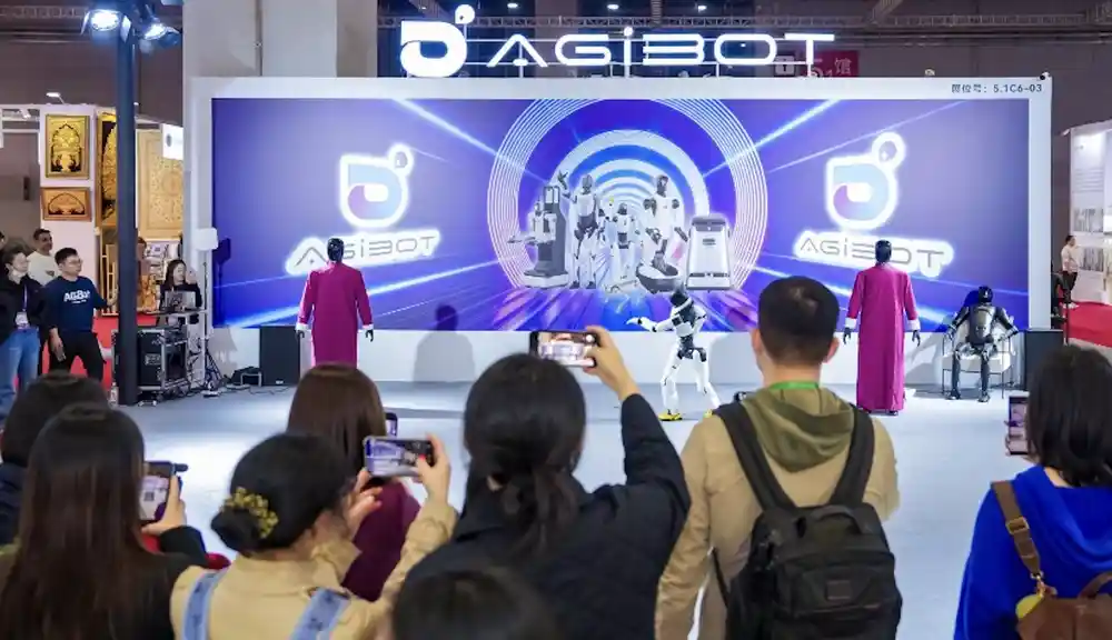 2025进博观察：人形机器人量产突围战，展厅到工厂的临门一脚