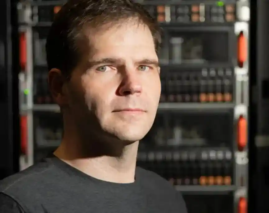 英伟达出手！AI芯片新锐Groq成收购目标，背后有何深意？