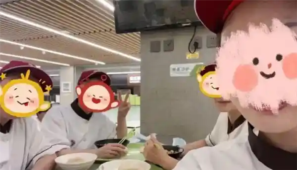 北大研究生转型食堂阿姨后辞职：2025年的她呼吁年轻人勇敢试错