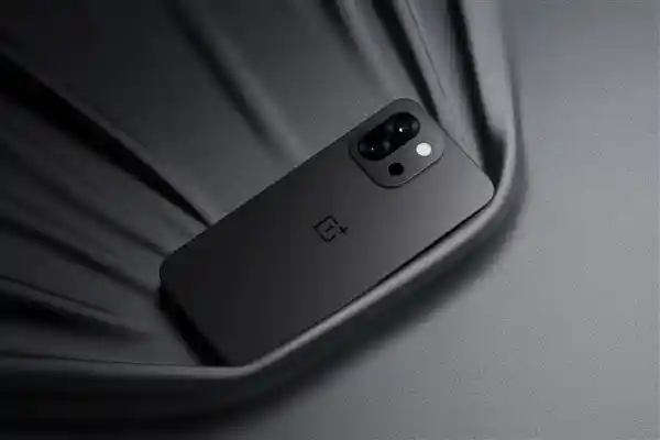 一加13T首发！小屏旗舰迈入原生120帧新时代