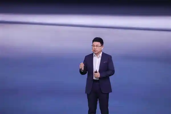 [九大硬核科技加持！享界S9增程版震撼登场，售价30.98万起]