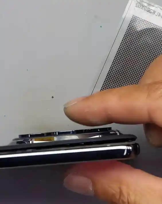 《突破极限！荣耀Power拆解揭秘：只为容纳8000mAh，主板设计颠覆传统》