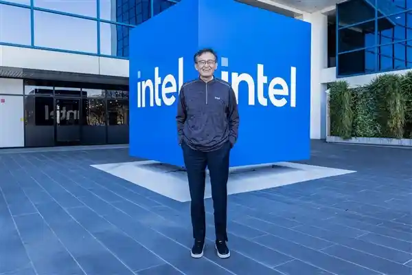 华人CEO掌舵后第二波大动作！Intel拟裁员20%：超2.1万名员工何去何从？
