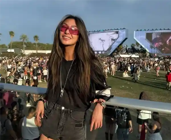 【超越泰勒·斯威夫特！30岁华裔女子凭实力问鼎最年轻白手起家女富豪宝座】