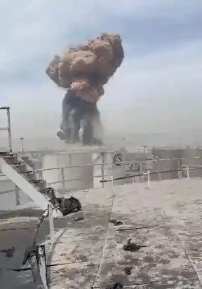 伊朗港口惊天爆炸！巨型蘑菇云升腾，195人受伤