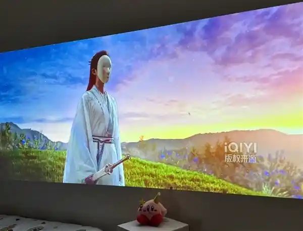 五一不挤人，投影仪打造家庭娱乐宇宙中心！宅家嗨翻天新姿势