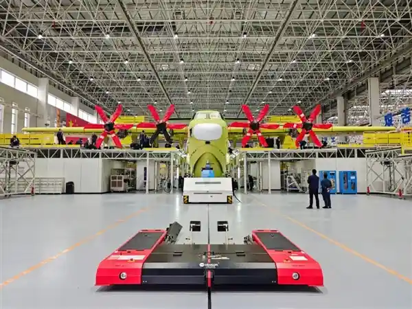 国产飞鲨AG600惊艳亮相！水陆两栖大飞机批产首架机总装下线