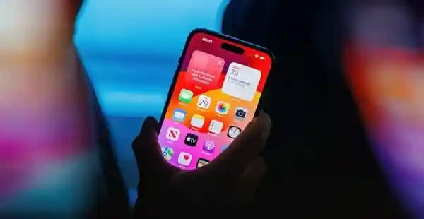 全新颠覆！20周年iPhone重磅来袭：全玻璃机身+曲面环绕屏，定义未来手机新标准