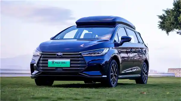 比亚迪狂揽37万订单！小米销量意外滑坡，谁在领跑新战场？