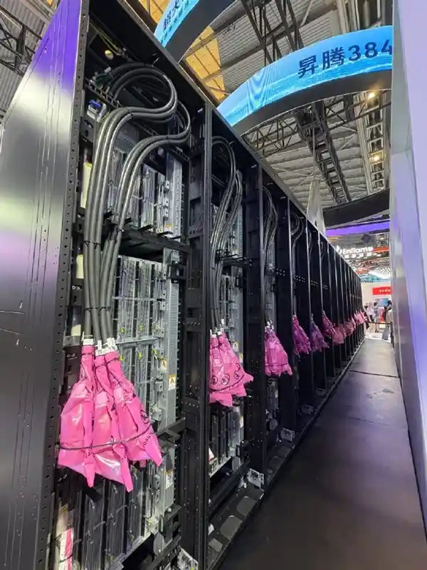 国产算力巅峰时刻！昇腾384核AI芯震撼登场，H20时代正式落幕