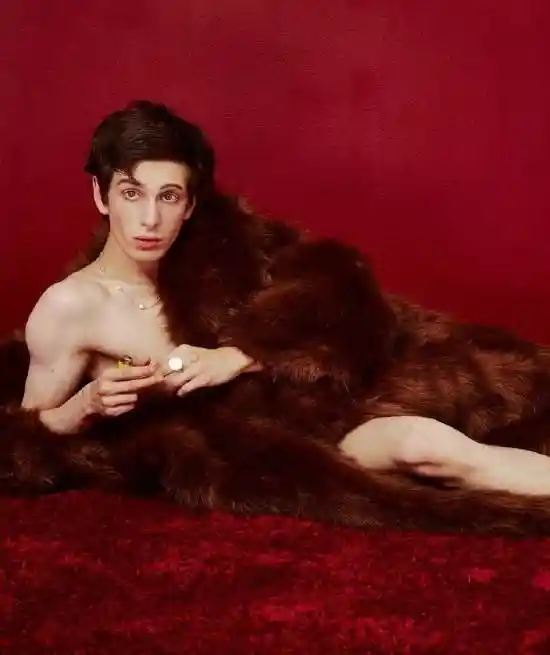 《史密斯夫妇》第二季换角引热议：全新阵容颠覆登场