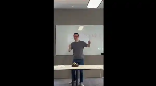 蔚来李斌深夜庆生：ES8新攻势悄然启动