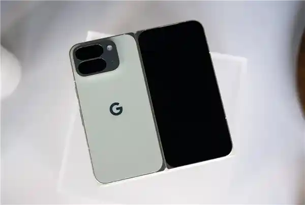 全球首款真防尘折叠屏震撼登场！谷歌Pixel 10 Pro Fold发布：12900元起重塑未来手机形态