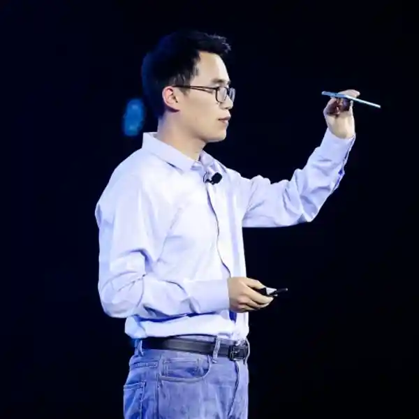 王腾澄清离职风波：未泄密、未受贿、无违法，真相究竟如何？