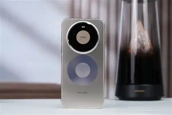 华为Mate 80销量逼近300万：Pro Max加速投产，麒麟9030供应全面提速