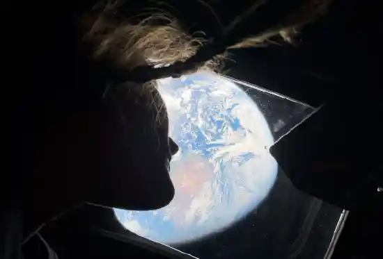 25万英里外，阿尔忒弥斯2号开启返程之旅